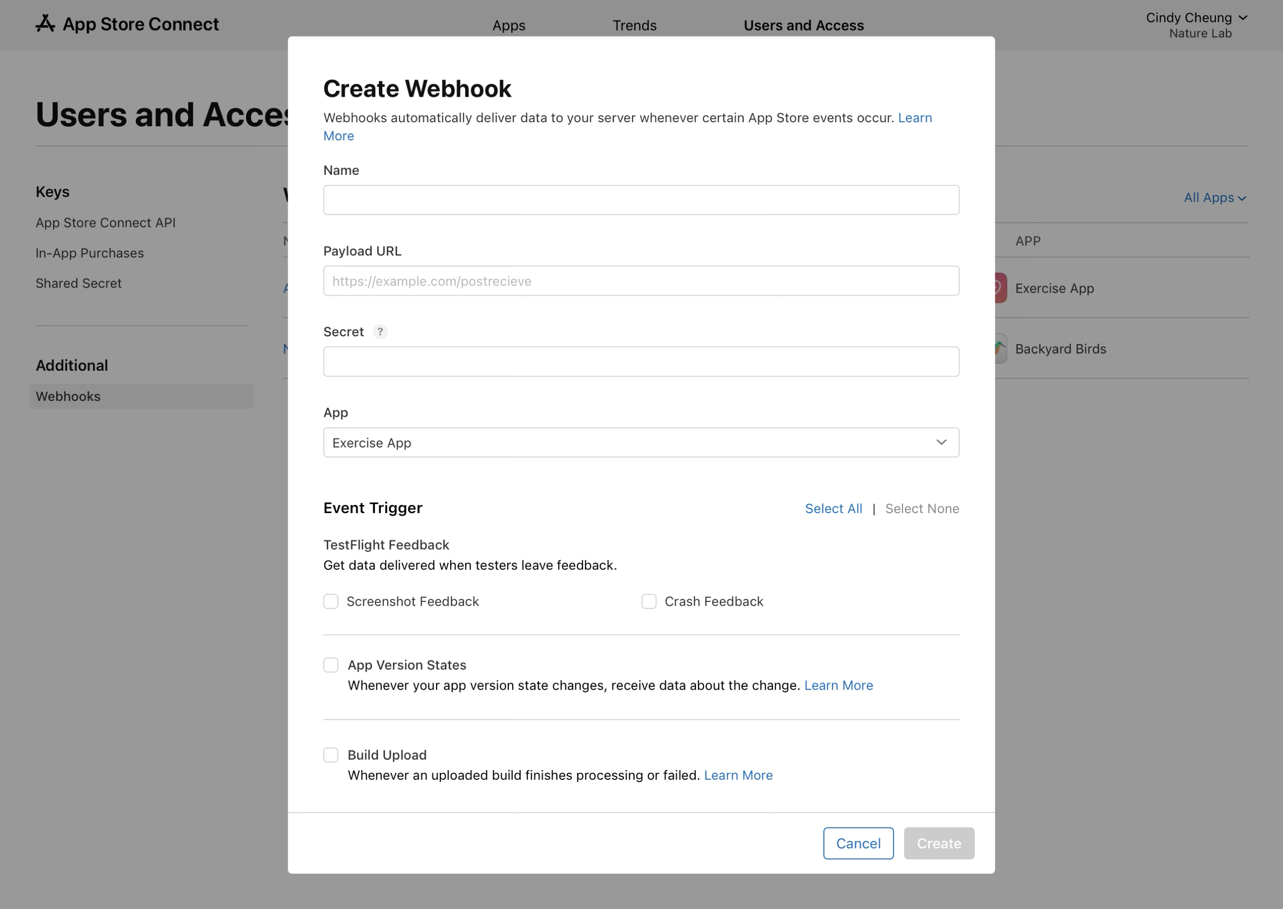 截屏为一个填写表,包含“名称”、“有效载荷 URL”、“密钥”和带有下拉菜单的“App”栏。下方可选择触发事件。