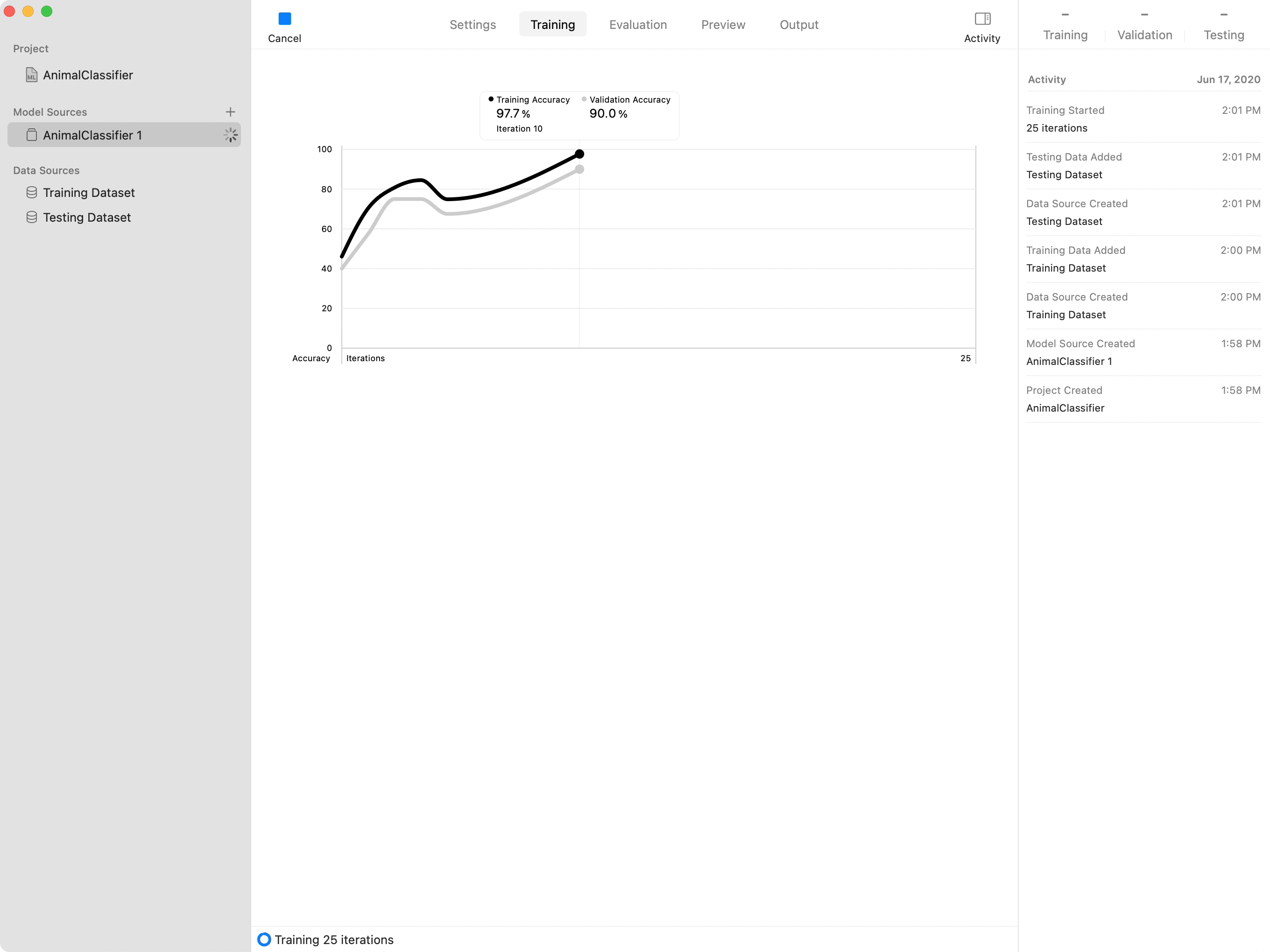 プロジェクトウィンドウの「Training」タブのスクリーンショット。モデルの精度とトレーニングイテレーションの数を比較した折れ線グラフが表示されています。一般的に、この折れ線グラフは100%に達するまで上方向に伸びていきます。現在のところ、(25回中の)10回のイテレーション後に、トレーニングの精度と検証の精度はそれぞれ97.7%と90%に達しています。
